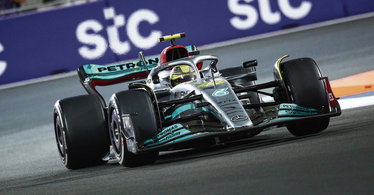 Mercedes is na twee grands prix nog altijd op zoek naar balans