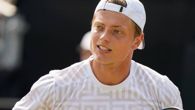 Van Rijthoven klaar voor Wimbledon: ‘Er komt een iets andere Tim de baan op’