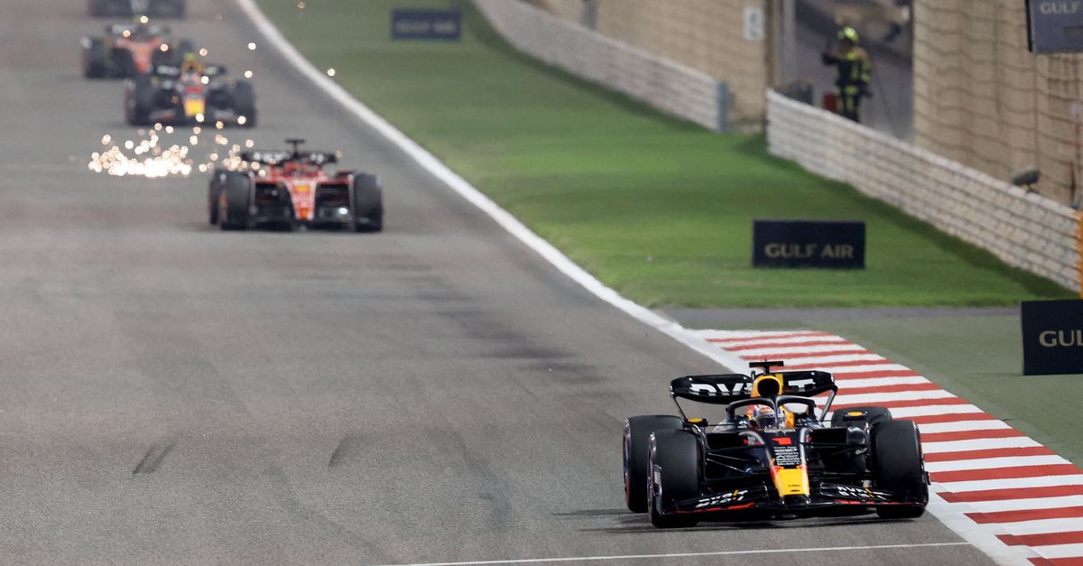 Max Verstappen leidt van start tot finish bij de Grote Prijs van   Bahrein