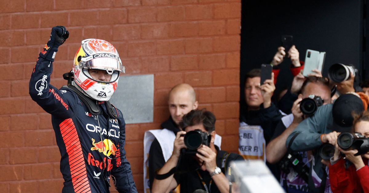 Max Verstappen pakt in België tiende zege van het seizoen