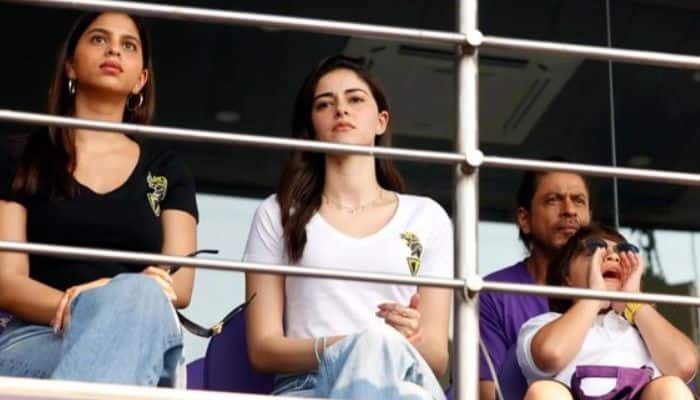 Shah Rukh Khan Spotted Cheering For KKR At Eden Garden With Suhana Khan And AbRam, Video Goes Viral – Watch | Cricket News